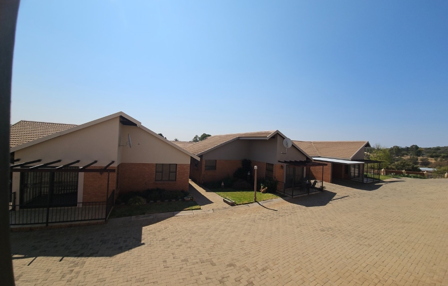 2 Bedroom Property for Sale in Langenhovenpark Free State